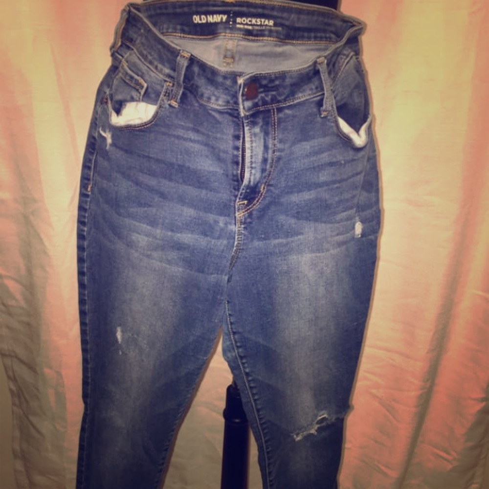 🦋Old Navy size12 “Rockstar” skinny jeans!🦋